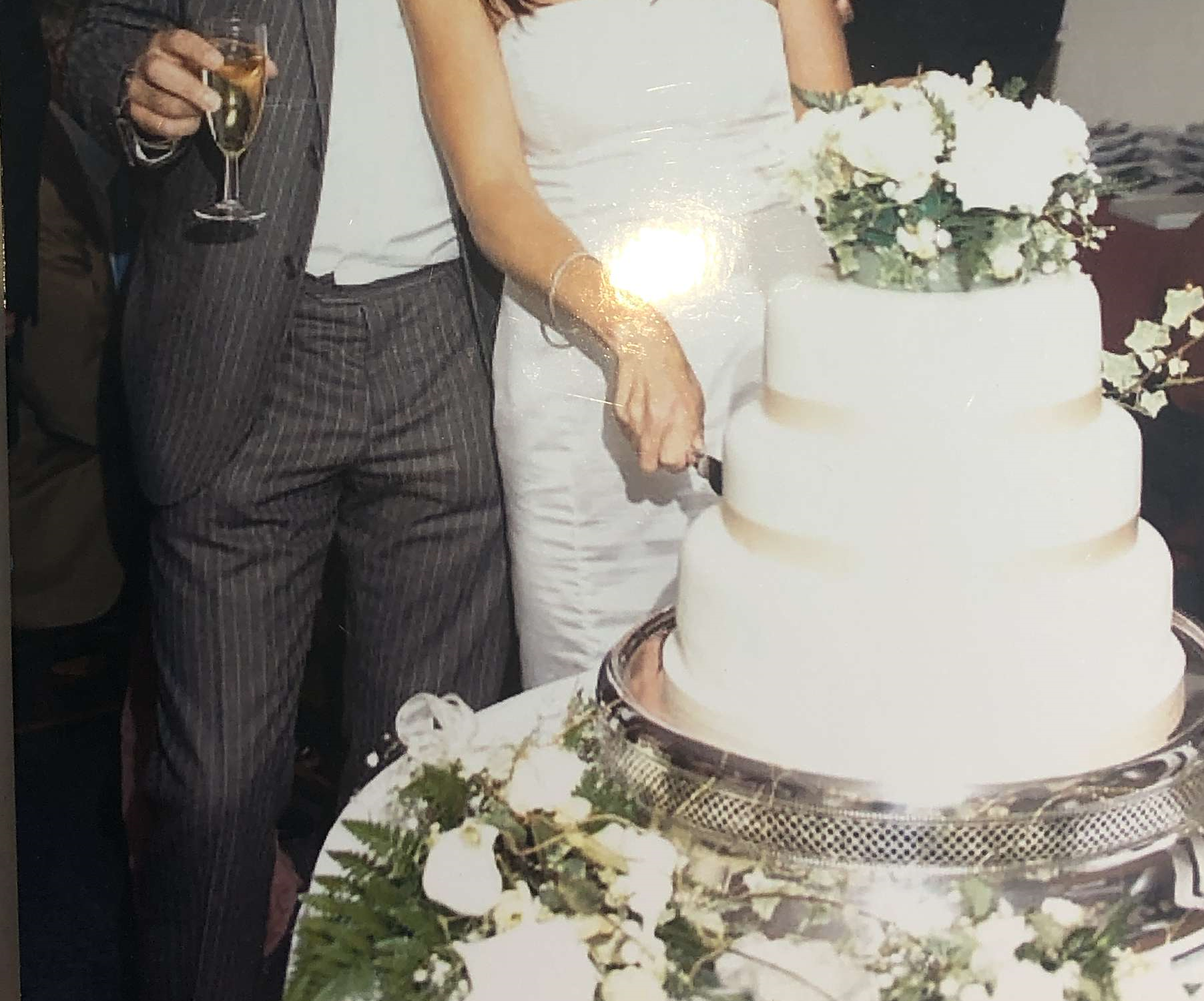 Huntley & Palmers Cake Stand and Knife for Hire