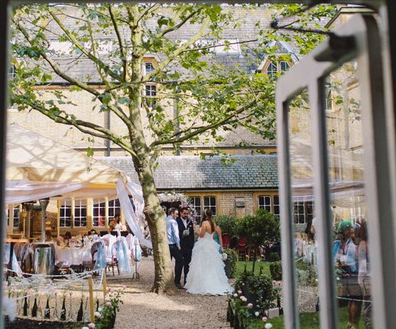 Le Gothique Weddings